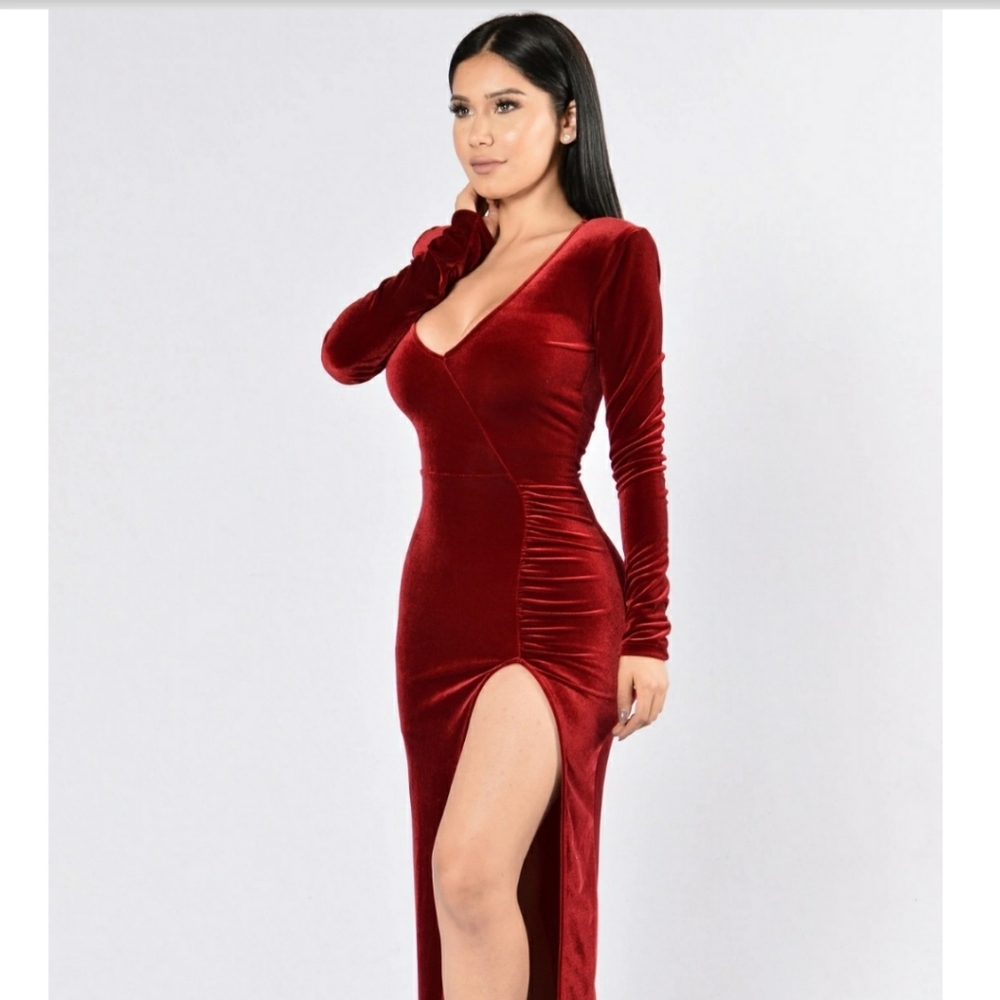 NWT: FASHION NOVA VELOUR PARTY DRESS M/L
